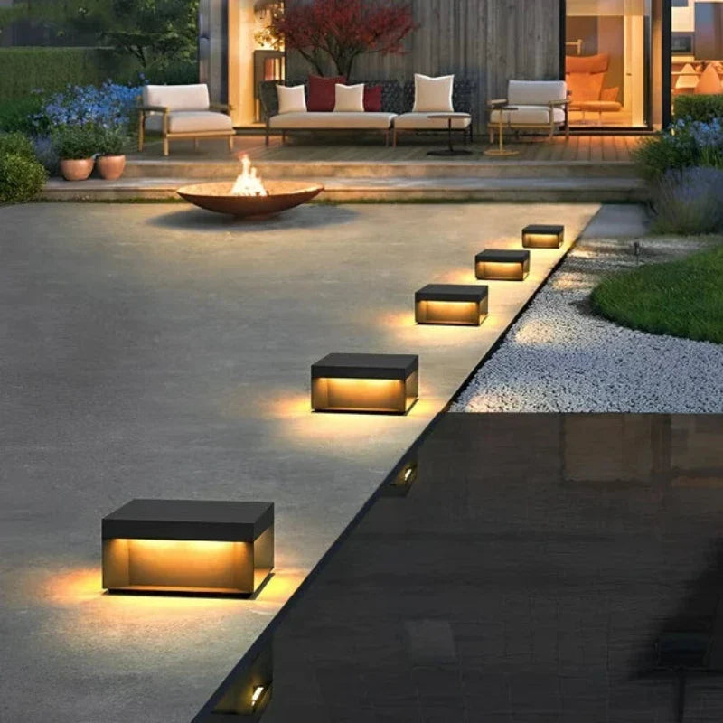 Vela Solar Light